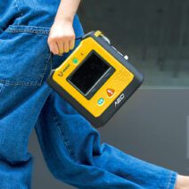 Vivest PowerBeat AED X3 with LCD Display – Semi-Automatic Defibrillator